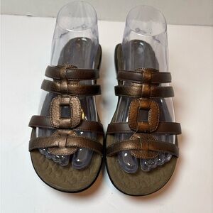 Privo Clarks bronze & brown 2-tone stretch straps slip-on sandals size 7M